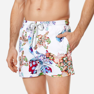 Hombre Clásico stretch Estampado - Bañador elástico con estampado Watercolor Turtles para hombre, Blanco supp1 Hombre Clásico stretch Estampado - Bañador elástico con estampado Watercolor Turtles para hombre, Blanco supp1