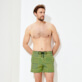 男款 Stretch classic 印制 - 男士 Crocros 弹力泳裤, Grass green frontworn 男款 Stretch classic 印制 - 男士 Crocros 弹力泳裤, Grass green frontworn