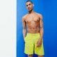 Hombre Autros Estampado - Bañador elástico largo con estampado Micro Tortues Rainbow para hombre, Jengibre vista frontal desgastada