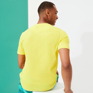 Imagen de Hombre Autros Liso - Camiseta de algodón orgánico de color liso para hombre, Limon vista trasera desgastada Imagen de Hombre Autros Liso - Camiseta de algodón orgánico de color liso para hombre, Limon vista trasera desgastada