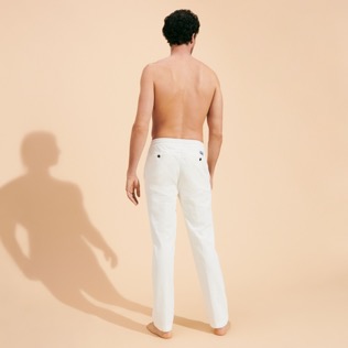 Uomo Altri Unita - Pantaloni da jogging uomo in velluto a coste grandi tinta unita, Off white vista indossata posteriore