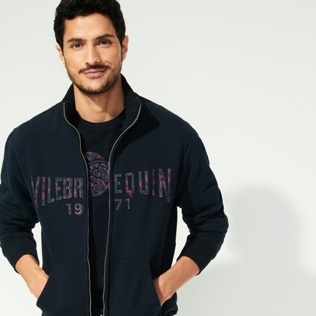 Imagen de Hombre Autros Bordado - Sudadera de algodón y bordado para hombre, Azul marino vista frontal desgastada Imagen de Hombre Autros Bordado - Sudadera de algodón y bordado para hombre, Azul marino vista frontal desgastada