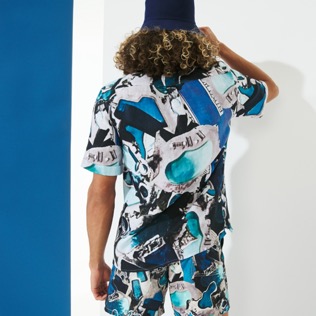 男款 Others 印制 - 男士 Californian Pool Dogtown 亚麻保龄球衫 - Vilebrequin x Highsnobiety, Blue note backworn 男款 Others 印制 - 男士 Californian Pool Dogtown 亚麻保龄球衫 - Vilebrequin x Highsnobiety, Blue note backworn