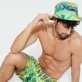 Altri Stampato - Cappello da pescatore unisex in lino stampato Jungle Rousseau, Zenzero vista frontale indossata