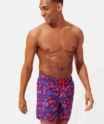 男款 Classic 印制 - 男士 2002 Fonds Marins 泳装, Plum 正面穿戴视图
