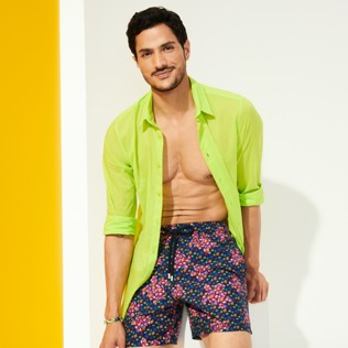Imagen de Hombre Clásico Estampado - Bañador con estampado Micro Macro Ronde Des Tortues para hombre, Azul marino detalles vista 5 Imagen de Hombre Clásico Estampado - Bañador con estampado Micro Macro Ronde Des Tortues para hombre, Azul marino detalles vista 5