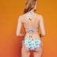 Donna Fitted Stampato - Slip bikini donna da allacciare Palms & Stripes - Vilebrequin x The Beach Boys, Bianco vista indossata posteriore