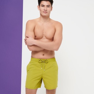 男款 Classic 纯色 - 男士纯色泳裤, Matcha 正面穿戴视图
