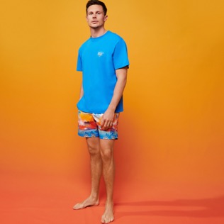 Uomo Altri Stampato - T-shirt uomo Gradient Embroidered Logo - Vilebrequin x The Beach Boys, Earthenware vista frontale indossata