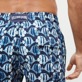 Uomo Classico stretch Stampato - Costume da bagno elasticizzato uomo Batik Fishes, Blu marine dettagli vista 2