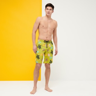 Men Long classic Printed - Men Swimwear Long Ultra-light and packable Ronde Des Tortues Multicolore, Matcha front worn view