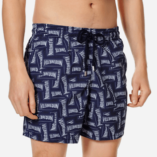 Hombre Clásico Estampado - Bañador con estampado Vilebrequin Labels para hombre, Azul marino supp1 Hombre Clásico Estampado - Bañador con estampado Vilebrequin Labels para hombre, Azul marino supp1