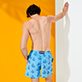 男款 Classic 绣 - Men Swimwear Embroidered Pranayama - Limited Edition, Jaipuy 背面穿戴视图