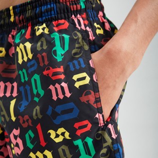 Photo de Homme CLASSIQUE Imprimé - Maillot de bain homme classique Palm Angels Monogram- Vilebrequin x Palm Angels, Noir vue de détail 1 Photo de Homme CLASSIQUE Imprimé - Maillot de bain homme classique Palm Angels Monogram- Vilebrequin x Palm Angels, Noir vue de détail 1