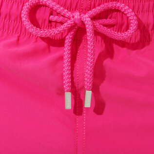 Imagen de Hombre Autros Liso - Bañador de color liso para hombre, Shocking pink detalles vista 2 Imagen de Hombre Autros Liso - Bañador de color liso para hombre, Shocking pink detalles vista 2