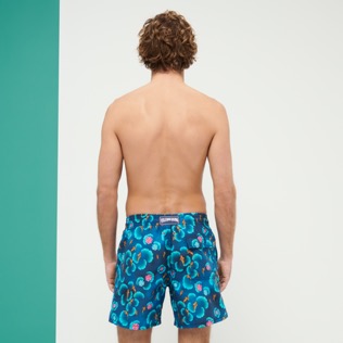 Uomo Classico stretch Stampato - Costume da bagno uomo elasticizzato Golden Carps - Esclusiva web, Blu marine vista indossata posteriore