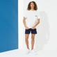 Herren Andere Bedruckt - LA/St-Tropez T-Shirt für Herren - Vilebrequin x Highsnobiety, Weiss Vorderseite getragene Ansicht