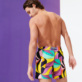 Uomo Classico stretch Stampato - Costume da bagno uomo stretch 1984 Invisible Fish , Nero vista indossata posteriore