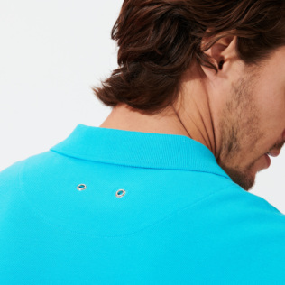 Imagen de Hombre Autros Liso - Polo en piqué de algodón de color liso para hombre, Celeste detalles vista 1 Imagen de Hombre Autros Liso - Polo en piqué de algodón de color liso para hombre, Celeste detalles vista 1