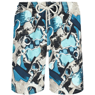 Hombre Clásico largon Estampado - Bañador largo con estampado Californian Pool Dogtown para hombre - Vilebrequin x Highsnobiety, Blue note front Hombre Clásico largon Estampado - Bañador largo con estampado Californian Pool Dogtown para hombre - Vilebrequin x Highsnobiety, Blue note front