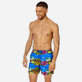Uomo Classico Stampato - Costume da bagno uomo Vilebrequin x Hunt Slonem, Atoll frontworn Uomo Classico Stampato - Costume da bagno uomo Vilebrequin x Hunt Slonem, Atoll frontworn