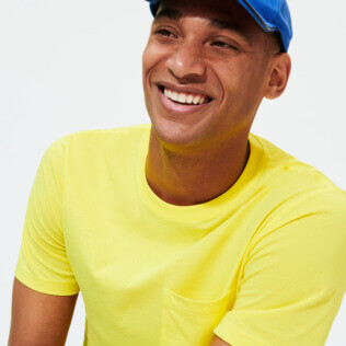 Imagen de Hombre Autros Liso - Camiseta de algodón orgánico de color liso para hombre, Limon detalles vista 2 Imagen de Hombre Autros Liso - Camiseta de algodón orgánico de color liso para hombre, Limon detalles vista 2