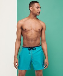 Herren Klassische dünne Stoffe Uni - Solid Bicolore Badeshorts für Herren, Ming blue Vorderseite getragene Ansicht