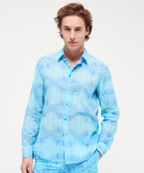 Uomo Altri Stampato - Camicia unisex estiva in voile di cotone Urchins, Azzurro vista frontale indossata
