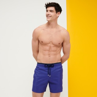 男款 Ultra-light classique 纯色 - 男士双色纯色泳裤, Purple blue 正面穿戴视图