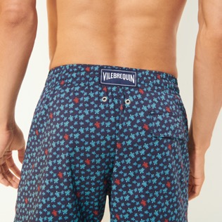 Picture of Men Stretch classic Printed - Men Stretch Swim Trunks Micro Ronde Des Tortues Tricolore, Navy details view 3 Picture of Men Stretch classic Printed - Men Stretch Swim Trunks Micro Ronde Des Tortues Tricolore, Navy details view 3