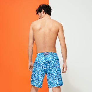 Men Long classic Printed - Men Swimwear Long Ultra-light and packable Turtles Splash, Sea blue back worn view