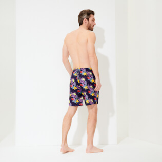 Uomo Classico lungo Stampato - Costume da bagno lungo uomo ultraleggero e ripiegabile Fonds Marins, Zaffiro backworn Uomo Classico lungo Stampato - Costume da bagno lungo uomo ultraleggero e ripiegabile Fonds Marins, Zaffiro backworn