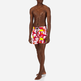 Hombre Clásico Estampado - Bañador con estampado Magic Whales para hombre, Shocking pink frontworn Hombre Clásico Estampado - Bañador con estampado Magic Whales para hombre, Shocking pink frontworn