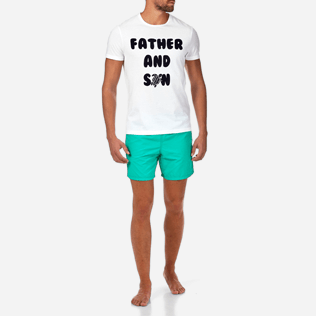 Herren T-Shirts Bedruckt - Vater und Sohn T-Shirt mit Rundhalsausschnitt, Weiss frontworn Herren T-Shirts Bedruckt - Vater und Sohn T-Shirt mit Rundhalsausschnitt, Weiss frontworn