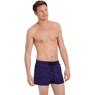 Uomo Classico corto Unita - Costume da bagno corto uomo stretch e aderente a tinta unita, Midnight blue frontworn Uomo Classico corto Unita - Costume da bagno corto uomo stretch e aderente a tinta unita, Midnight blue frontworn