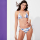 Mujer Braguitas Estampado - Braguita de bikini con nudo en los laterales y estampado Cherry Blossom para mujer, Mar azul vista frontal desgastada