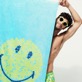 AUTRES Imprimé - Serviette de plage Turtles Smiley - Vilebrequin x Smiley®, Bleu lazuli vue portée de face