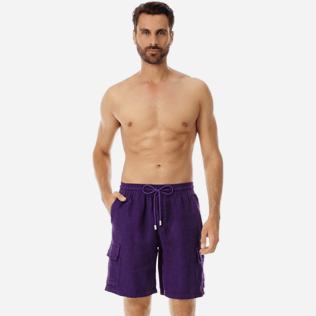 Herren Andere Uni - Solid Leinen-Bermudashorts mit Cargotaschen für Herren, Reddish purple frontworn Herren Andere Uni - Solid Leinen-Bermudashorts mit Cargotaschen für Herren, Reddish purple frontworn