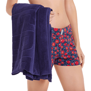 Andere Uni - Einfarbiges Jacquard-Strandtuch aus Frottee, Midnight blue backworn Andere Uni - Einfarbiges Jacquard-Strandtuch aus Frottee, Midnight blue backworn