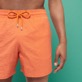 男款 Stretch classic 纯色 - 男士 Micro Ronde des Tortues 弹力泳裤, Guava 细节视图1