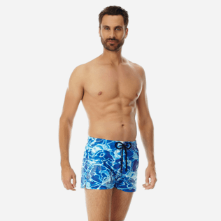 Men Short classic Printed - Men Short and Fitted Stretch Swimwear Splash, Neptune blue frontworn Men Short classic Printed - Men Short and Fitted Stretch Swimwear Splash, Neptune blue frontworn