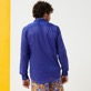 Uomo Altri Unita - Camicia unisex in voile di cotone tinta unita, Purple blue vista indossata posteriore