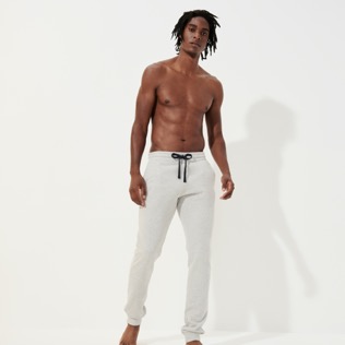 Hombre Autros Liso - Pantalones de chándal en algodón de color liso para hombre, Lihght gray heather vista frontal desgastada