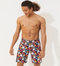 Men Others Printed - Men 5-pocket printed Bermuda Shorts 1977 Spring Flower, Navy front worn view