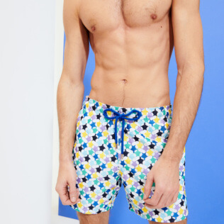 的图片 男款 Embroidered 绣 - Men Swimwear Embroidered - Limited Edition, White 细节视图2 的图片 男款 Embroidered 绣 - Men Swimwear Embroidered - Limited Edition, White 细节视图2