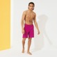 Hombre Autros Gráfico - Bermudas tipo pantalones chinos para hombre con el estampado Micro Flowers, Shocking pink vista frontal desgastada