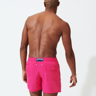 男款 Others 纯色 - 男士纯色泳裤, Shocking pink 背面穿戴视图