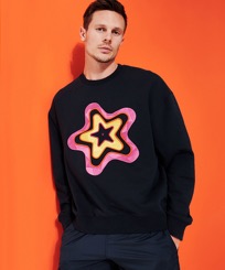 Stars Gift Sweatshirt aus Baumwolle für Herren Marineblau Vorderseite getragene Ansicht