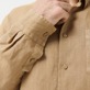 Camisa de lino con tinte natural para hombre Nuts detalles vista 2
