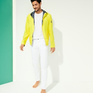 Picture of Others Printed - Reversible Windbreaker Jacket Micro Ronde des Tortues, Lemon details view 2 Picture of Others Printed - Reversible Windbreaker Jacket Micro Ronde des Tortues, Lemon details view 2
